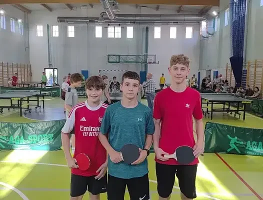 Uczniowie z Mysłowic na turnieju tenisa stołowego – 5. miejsce