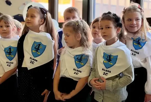 Pasowanie na ucznia w SP4 Mysłowice – wyjątkowa akademia pełna humoru i wzruszeń